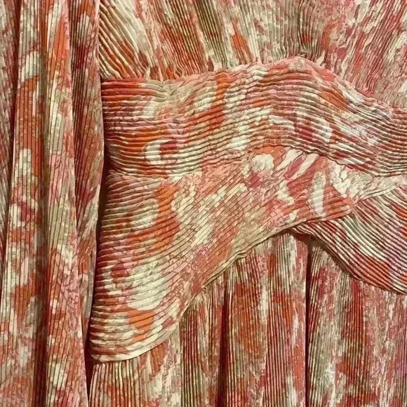 Anthropologie ASTR , NEW medium, peachy orange pink and cream colors feminine - Picture 2 of 14